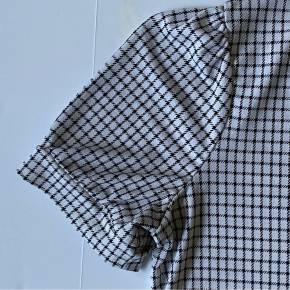 Adrianna Papell Blouse in Size Medium White Black Checked Comfy Stretch - Picture 5 of 12